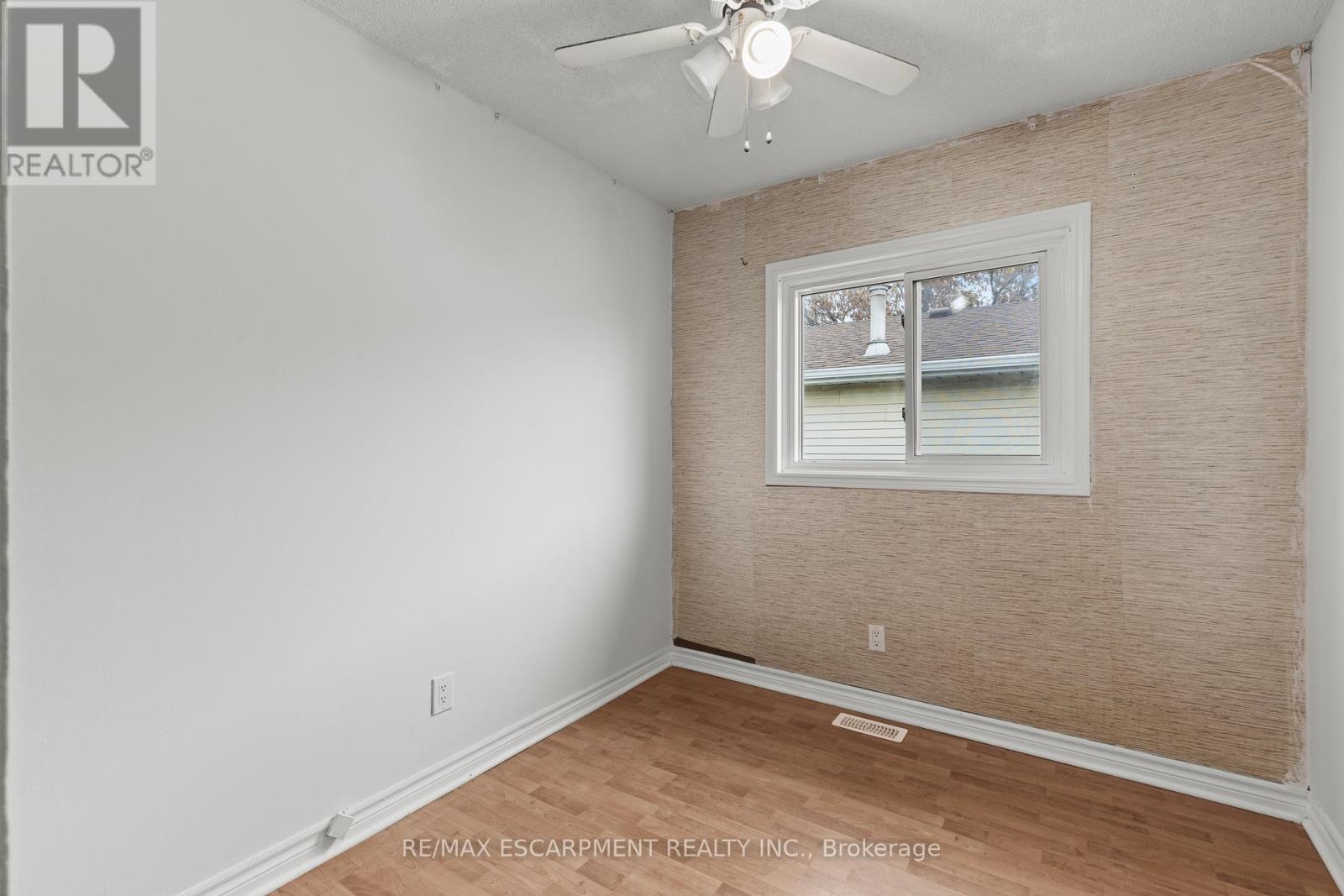 201 Ontario Street, Thorold, Ontario  L2V 1E3 - Photo 19 - X12476537