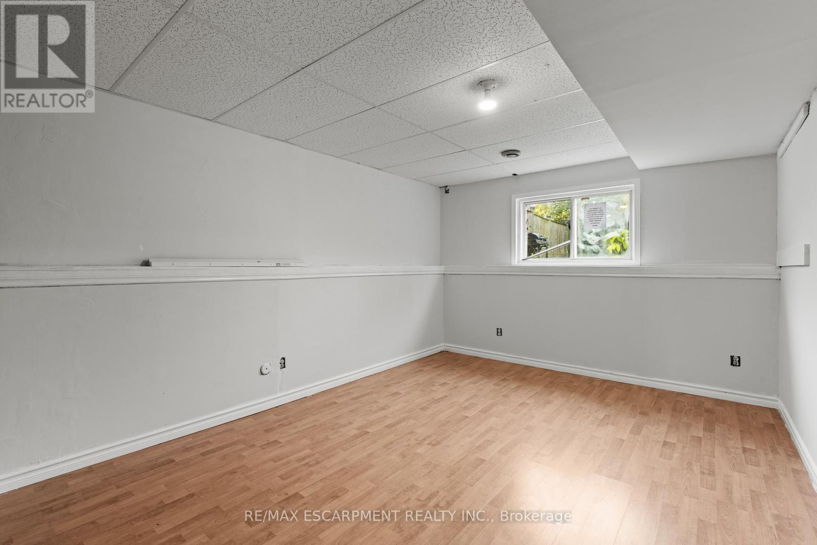 201 Ontario Street, Thorold, Ontario  L2V 1E3 - Photo 24 - X12476537