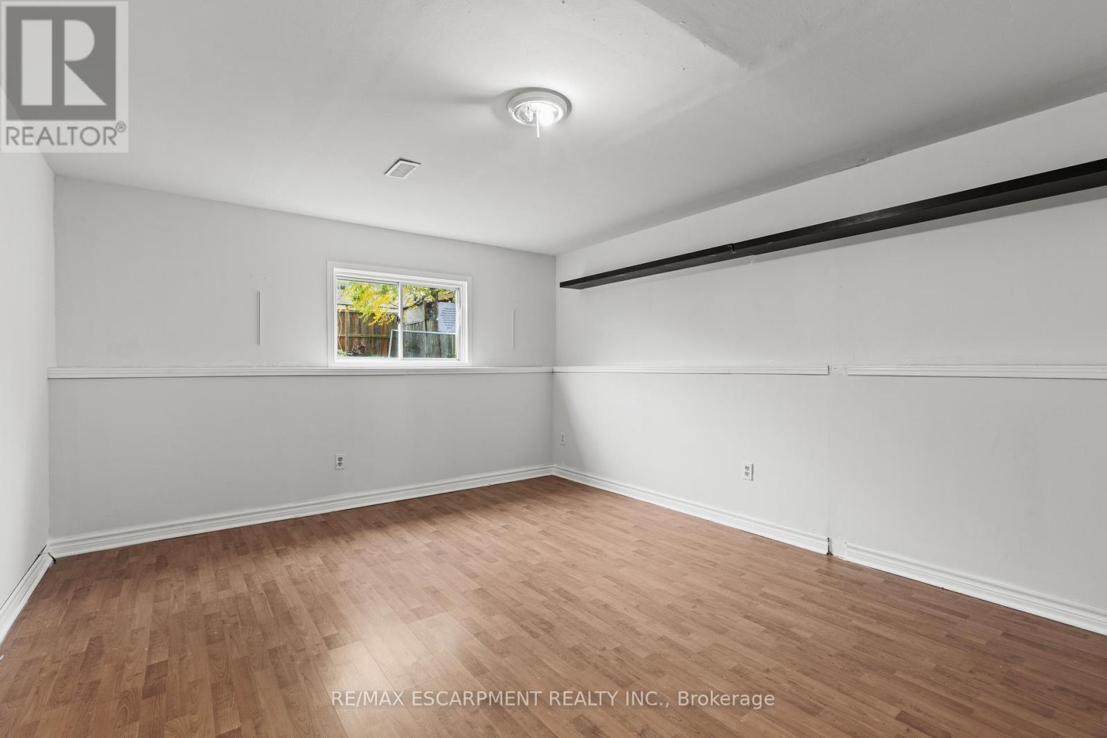 201 Ontario Street, Thorold, Ontario  L2V 1E3 - Photo 25 - X12476537