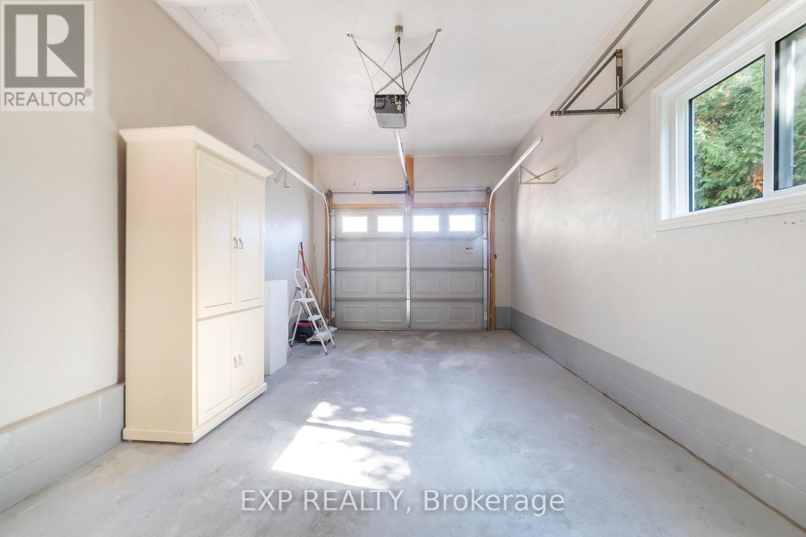 348 Caradoc Street S, Strathroy-Caradoc, Ontario  N7G 2P4 - Photo 47 - X12476544