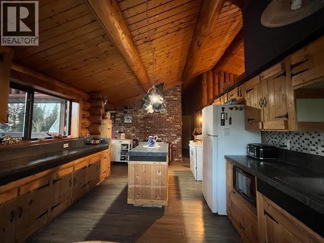 6006 Valleyview Drive, 100 Mile House, British Columbia V0K 2E3 - Photo 14 - R3032889