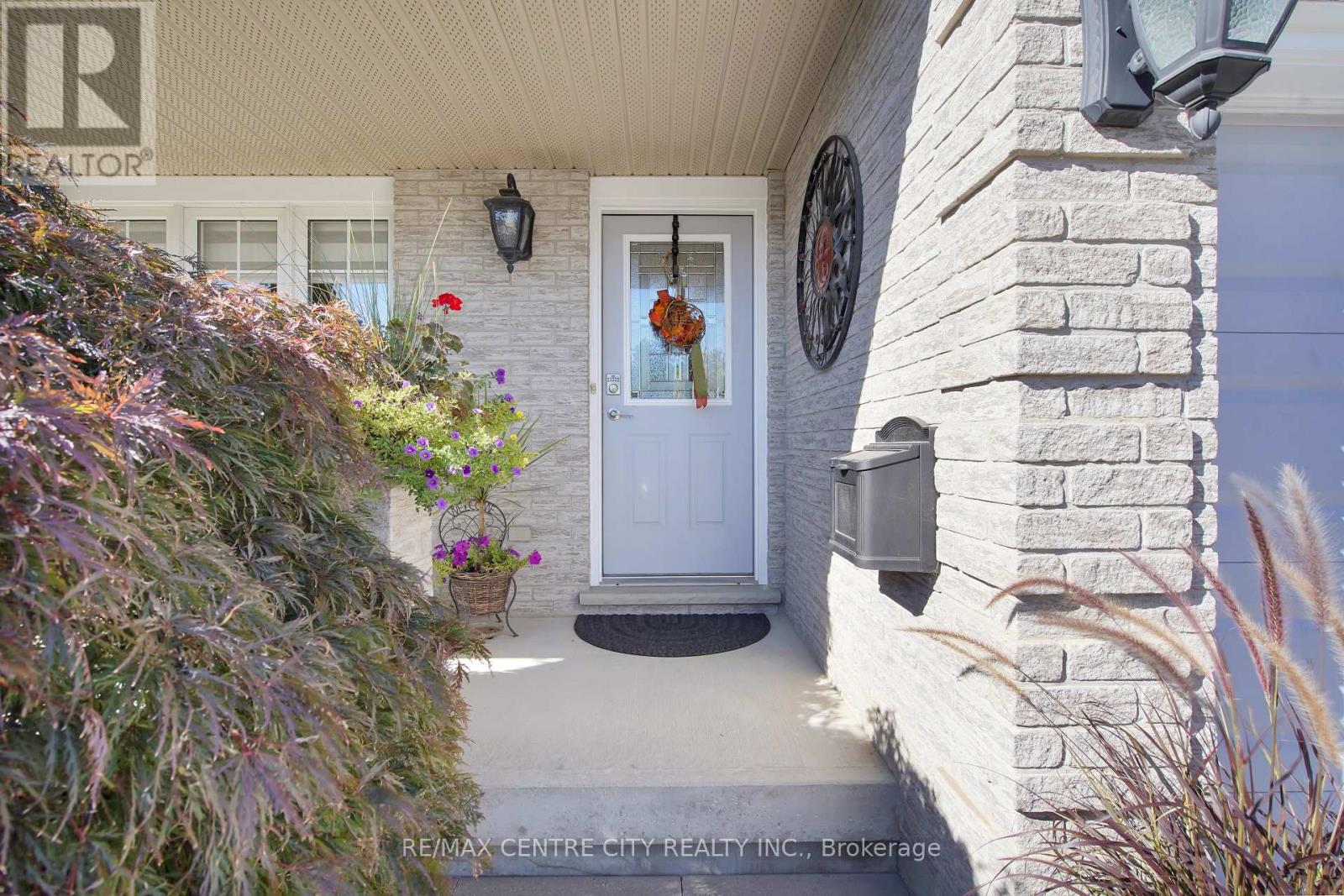 493 Cardigan Place, London South, Ontario  N6M 1J6 - Photo 5 - X12476662