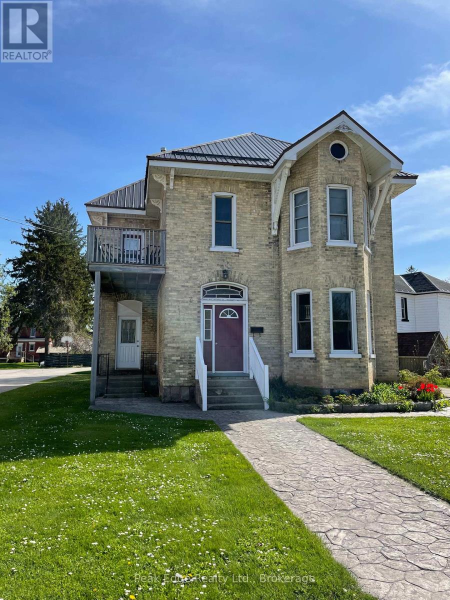 7 Durham Street E, Brockton, Ontario  N0G 2V0 - Photo 2 - X12476702