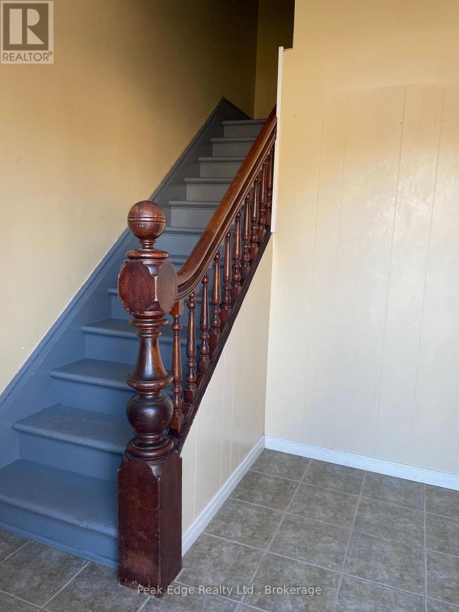 7 Durham Street E, Brockton, Ontario  N0G 2V0 - Photo 7 - X12476702