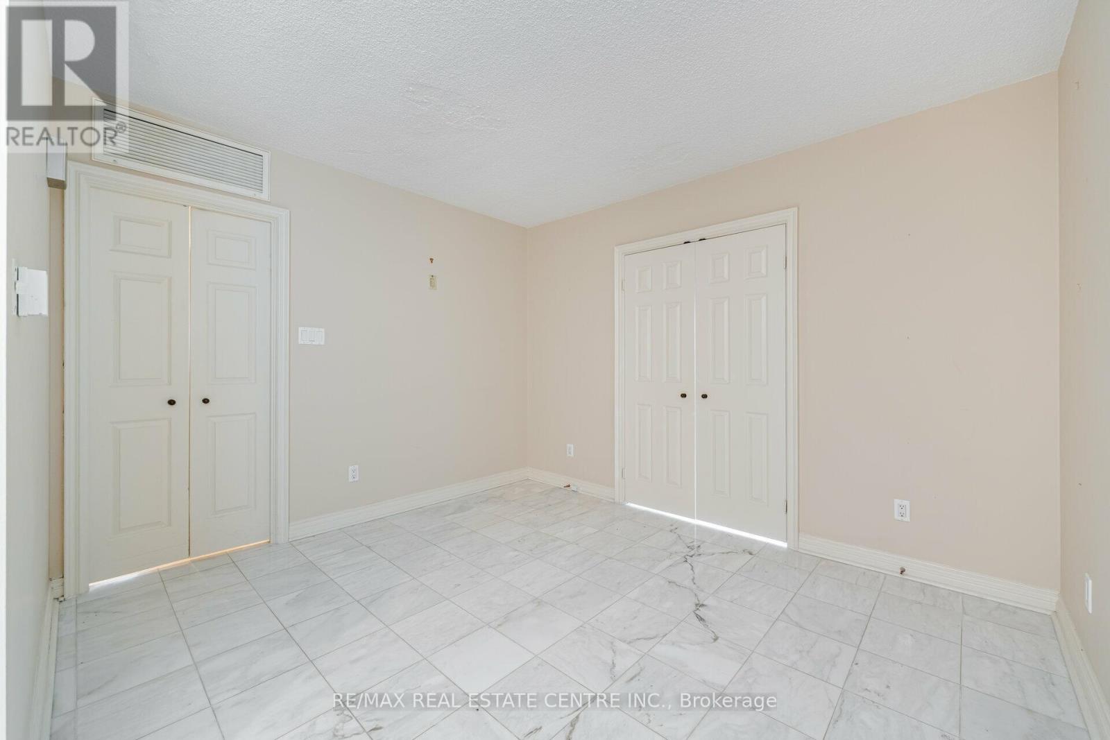 2201 - 175 Cumberland Street, Toronto, Ontario  M5R 3M9 - Photo 10 - C12476621