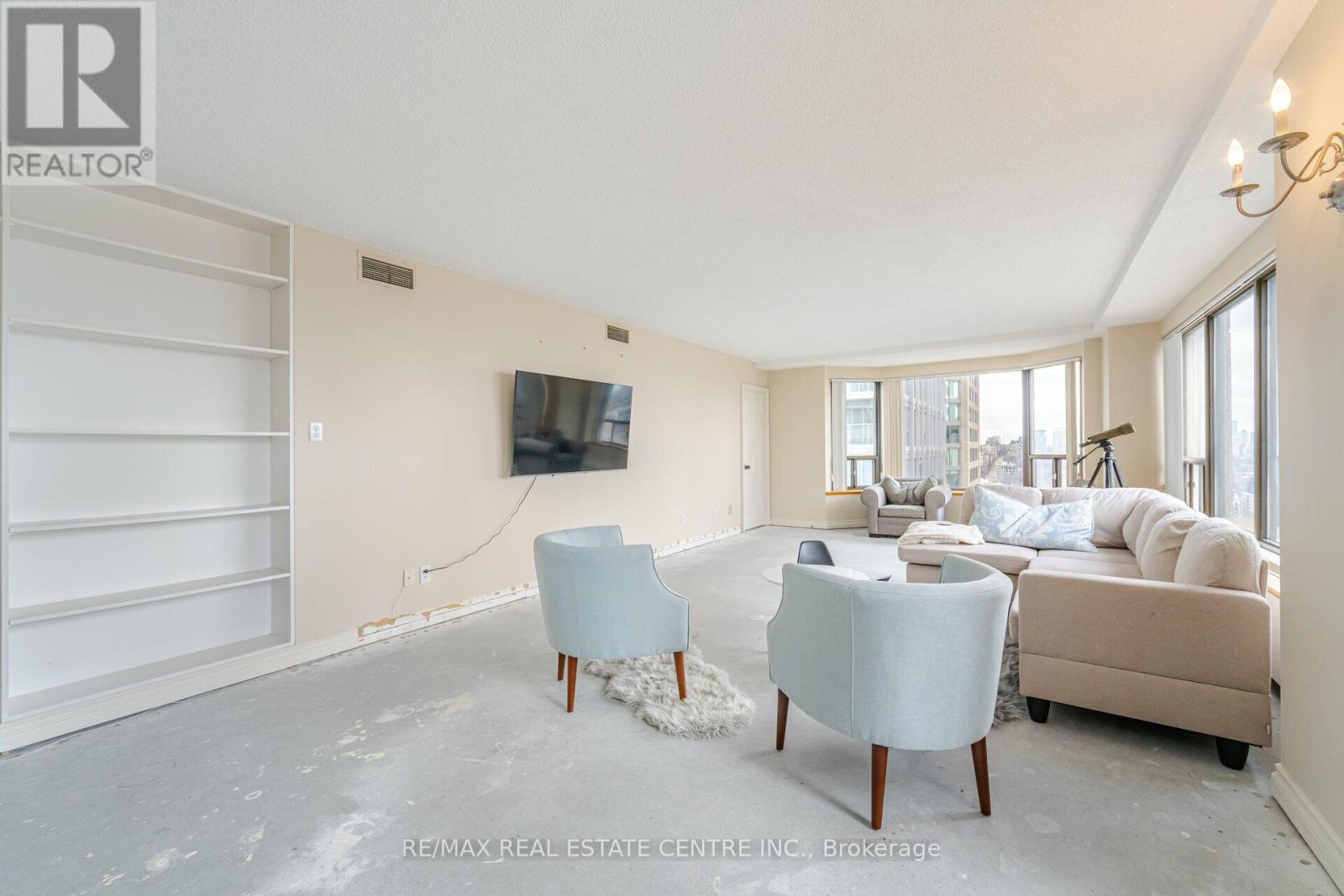 2201 - 175 Cumberland Street, Toronto, Ontario  M5R 3M9 - Photo 13 - C12476621