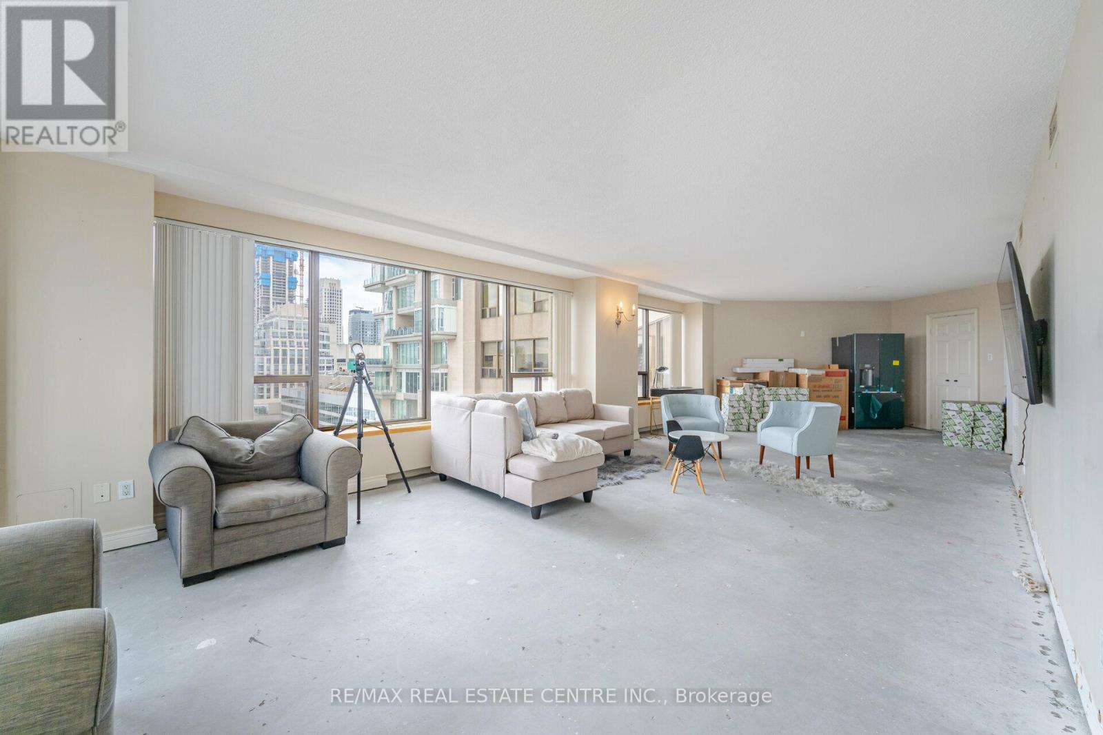 2201 - 175 Cumberland Street, Toronto, Ontario  M5R 3M9 - Photo 16 - C12476621