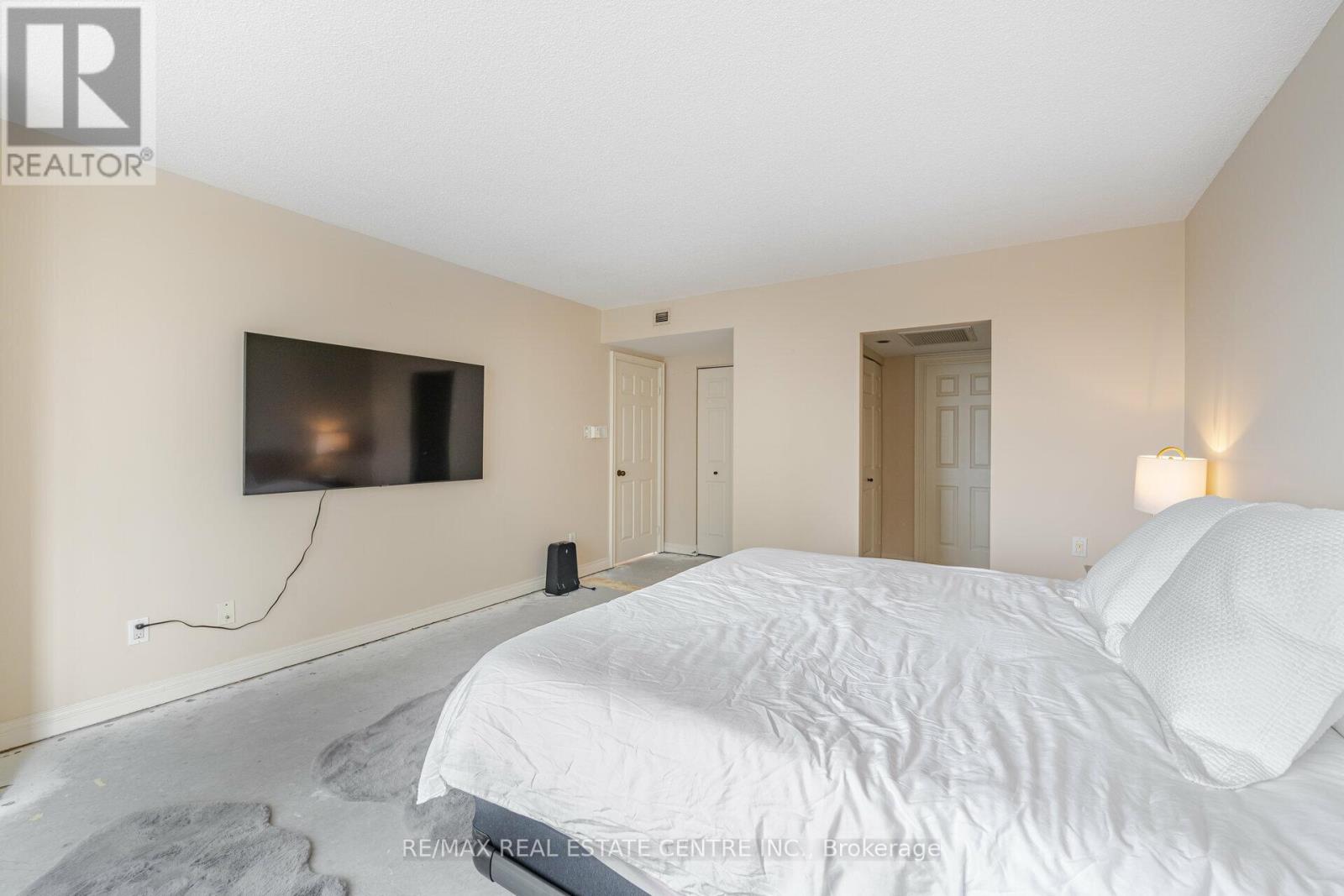 2201 - 175 Cumberland Street, Toronto, Ontario  M5R 3M9 - Photo 24 - C12476621