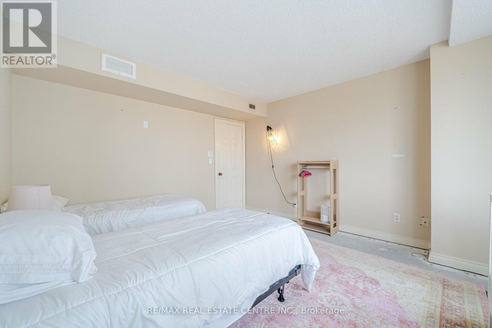 2201 - 175 Cumberland Street, Toronto, Ontario  M5R 3M9 - Photo 27 - C12476621