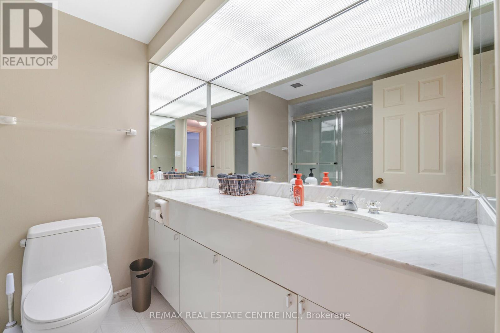 2201 - 175 Cumberland Street, Toronto, Ontario  M5R 3M9 - Photo 28 - C12476621