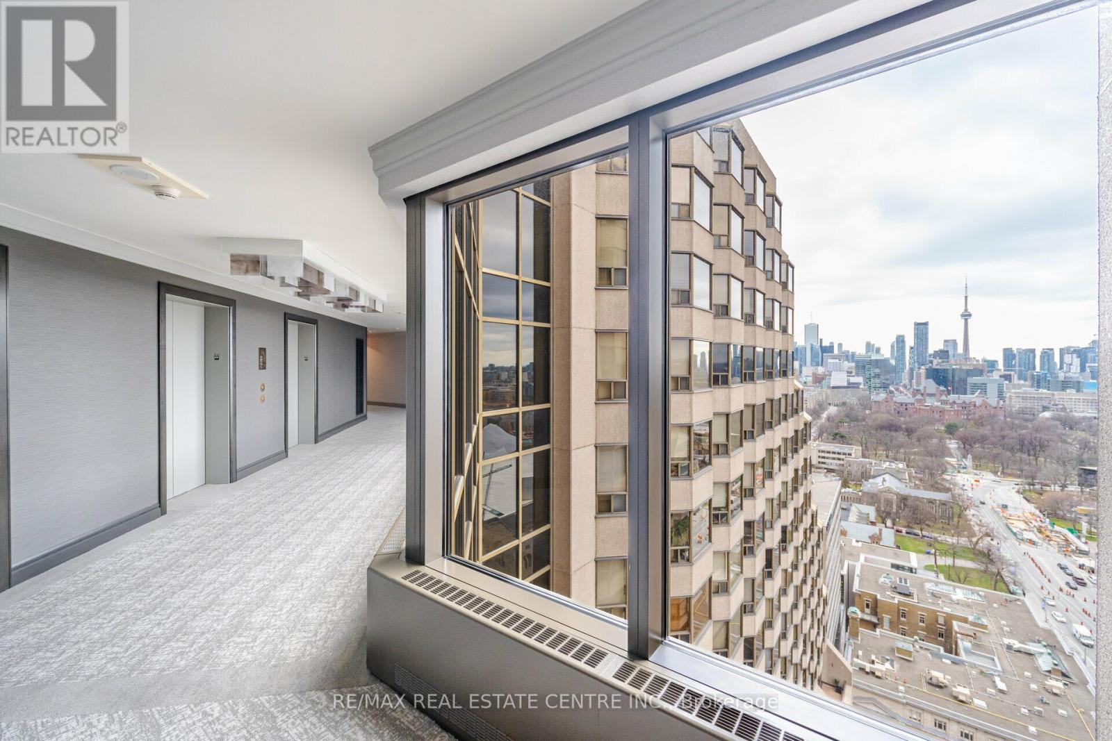 2201 - 175 Cumberland Street, Toronto, Ontario  M5R 3M9 - Photo 5 - C12476621