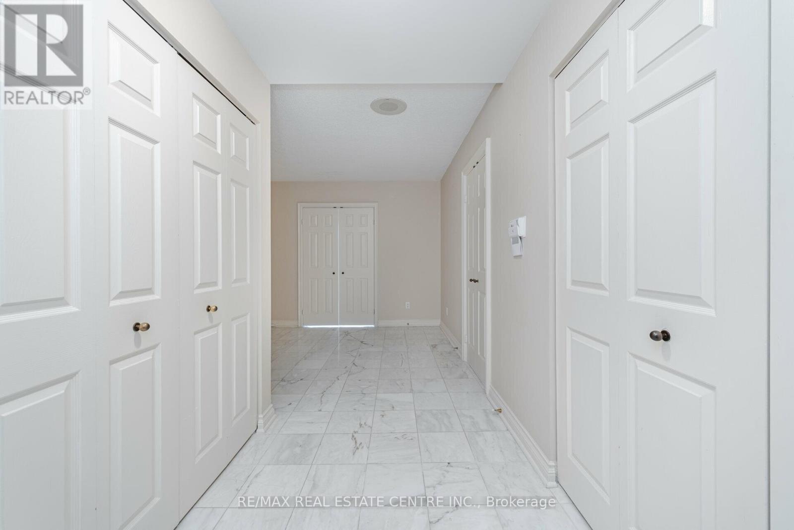 2201 - 175 Cumberland Street, Toronto, Ontario  M5R 3M9 - Photo 8 - C12476621
