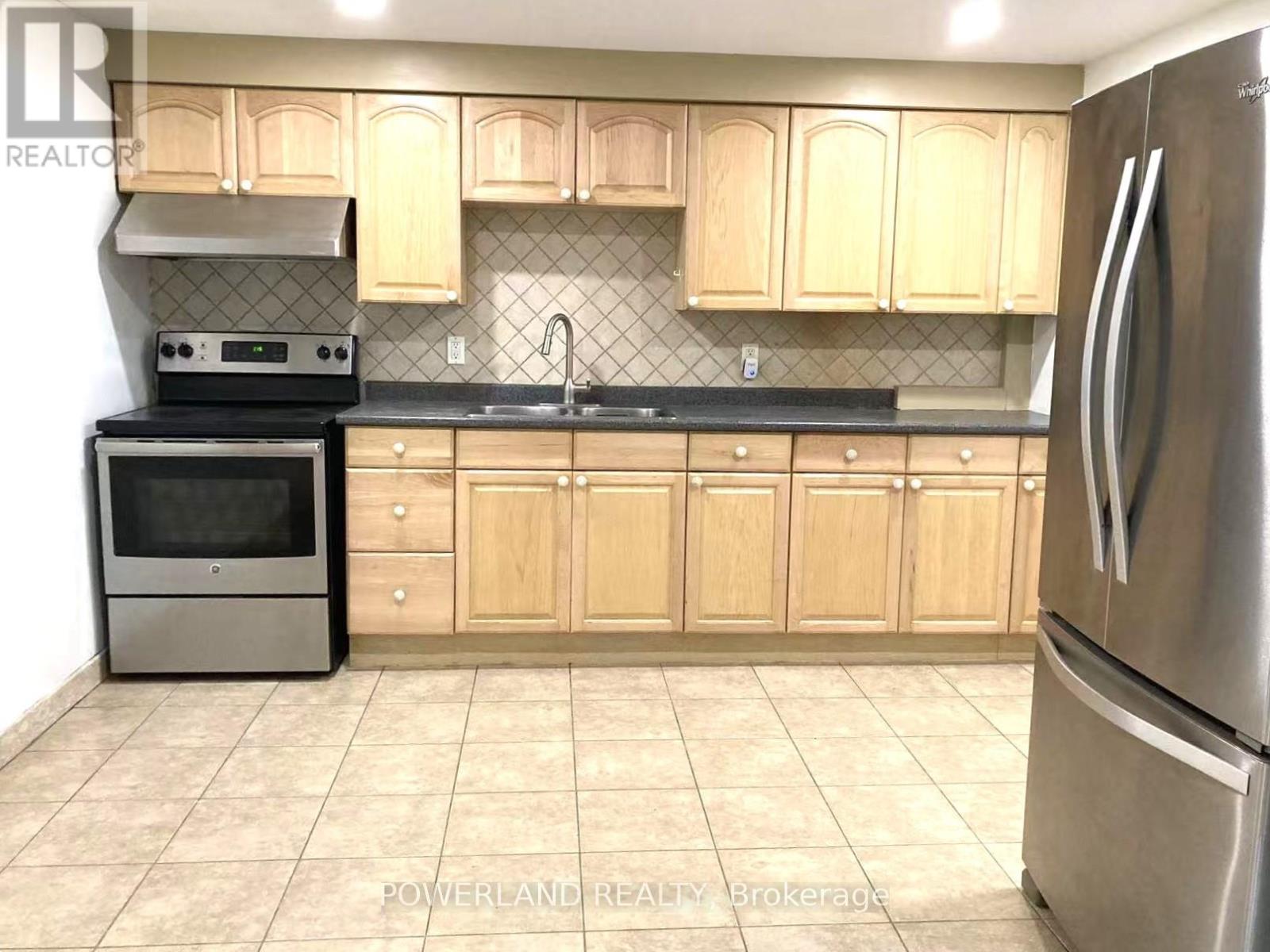 Basement - 18 Sandfield Drive, Aurora, Ontario  L4G 6R6 - Photo 9 - N12476539