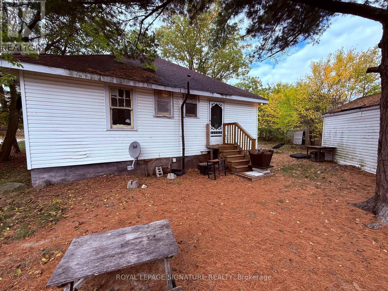 75 Old Mosley Street, Wasaga Beach, Ontario  L9Z 2J5 - Photo 27 - S12432094