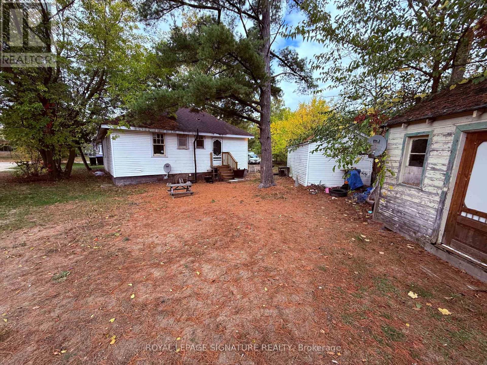 75 Old Mosley Street, Wasaga Beach, Ontario  L9Z 2J5 - Photo 23 - S12432094