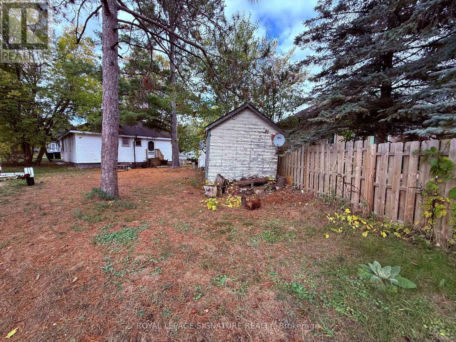 75 Old Mosley Street, Wasaga Beach, Ontario  L9Z 2J5 - Photo 25 - S12432094