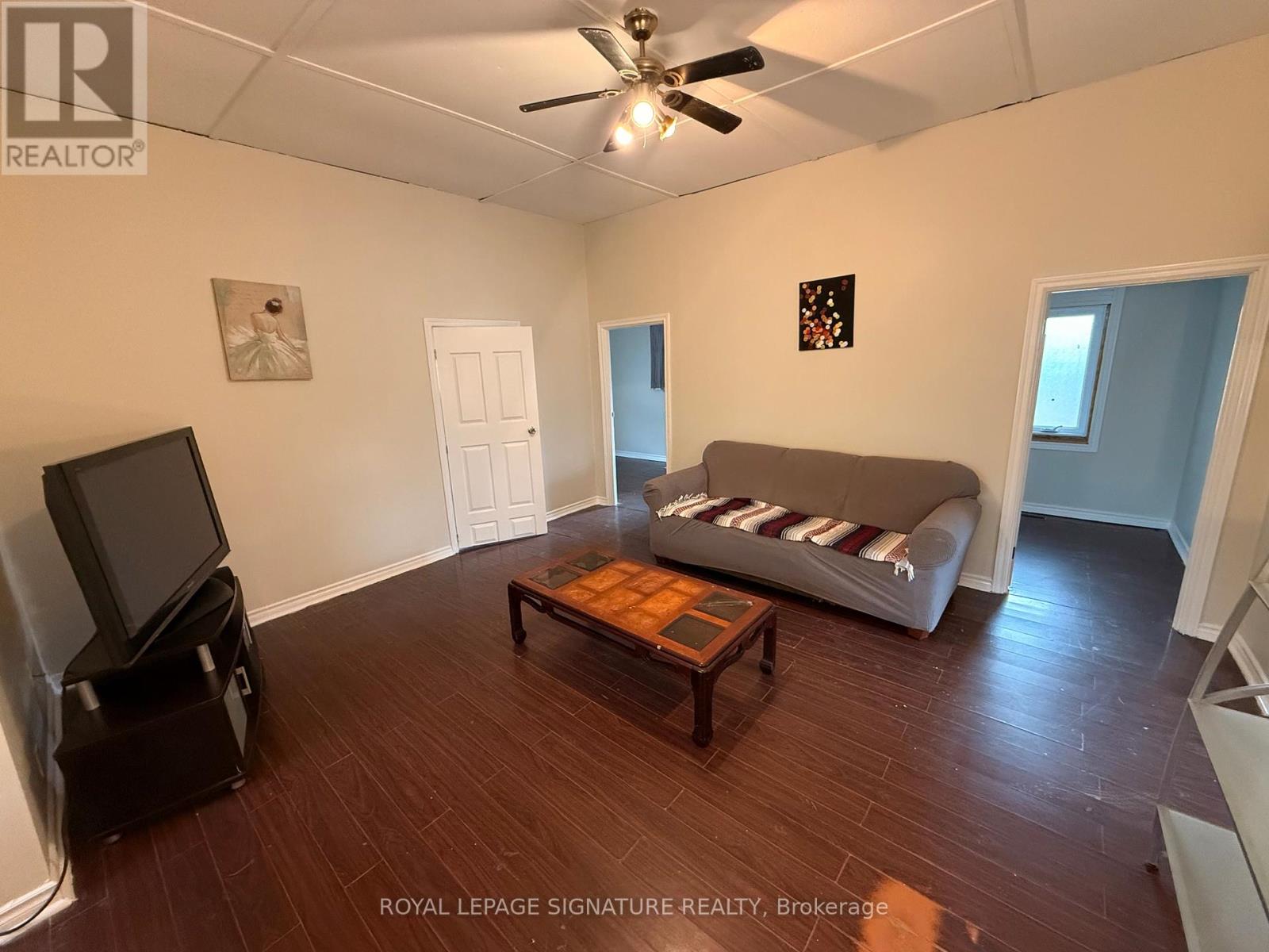 75 Old Mosley Street, Wasaga Beach, Ontario  L9Z 2J5 - Photo 13 - S12432094