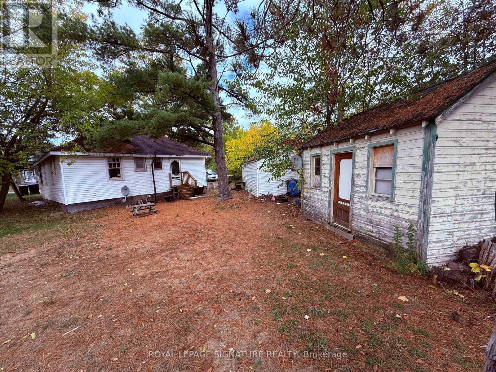 75 Old Mosley Street, Wasaga Beach, Ontario  L9Z 2J5 - Photo 24 - S12432094