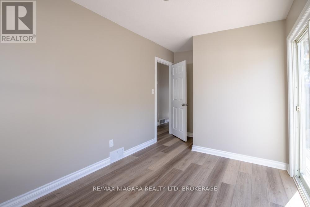 324 Linwell Road, St. Catharines, Ontario  L2N 1T4 - Photo 14 - X12476636