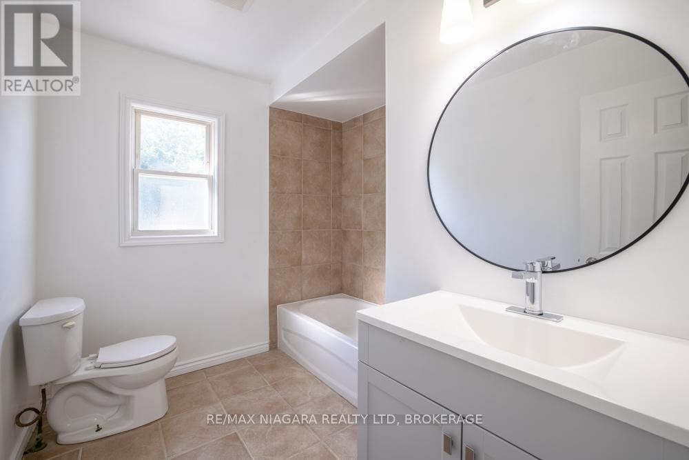 324 Linwell Road, St. Catharines, Ontario  L2N 1T4 - Photo 15 - X12476636