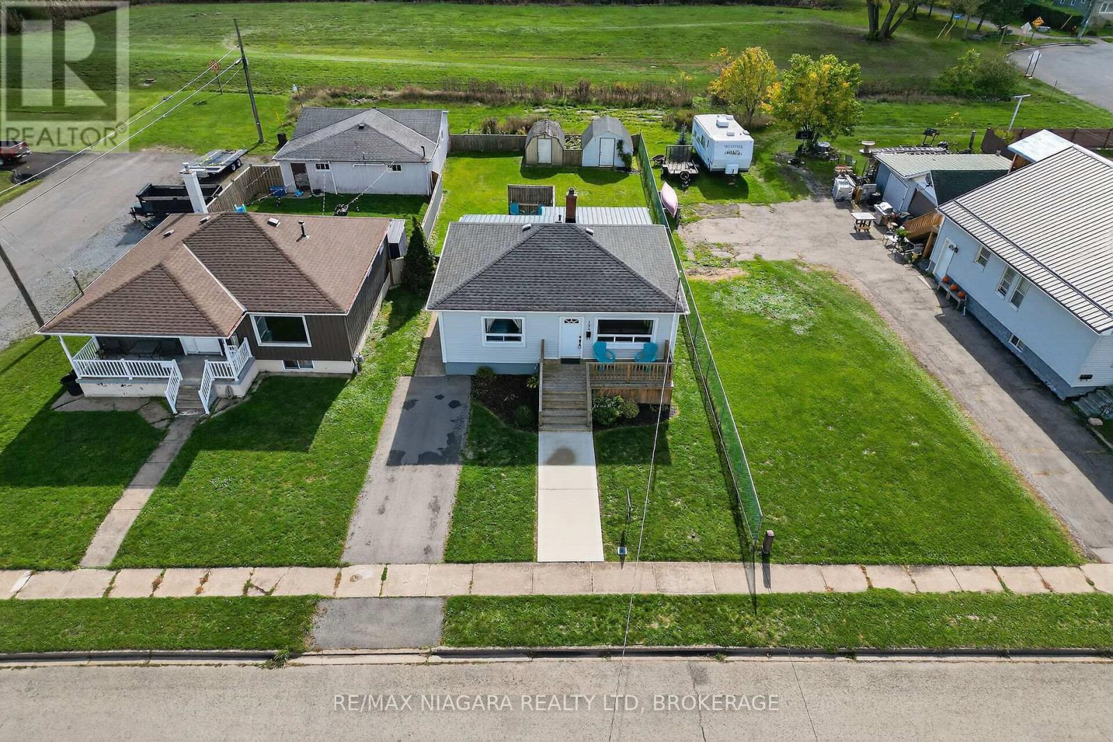 133 Johnston Street, Port Colborne, Ontario  L3K 1G9 - Photo 2 - X12476715