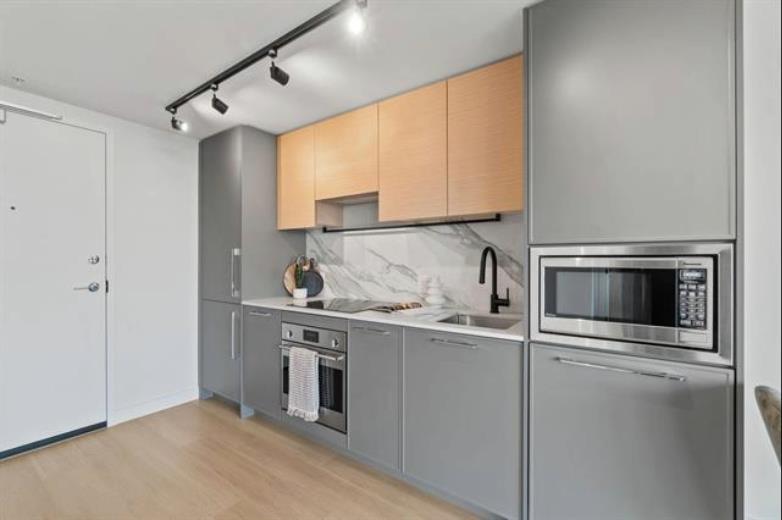 3207 13725 George Junction Street, Surrey, British Columbia  V3T 0V7 - Photo 6 - R3060216