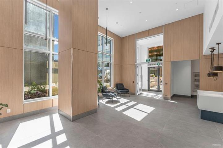 3207 13725 George Junction Street, Surrey, British Columbia  V3T 0V7 - Photo 3 - R3060216