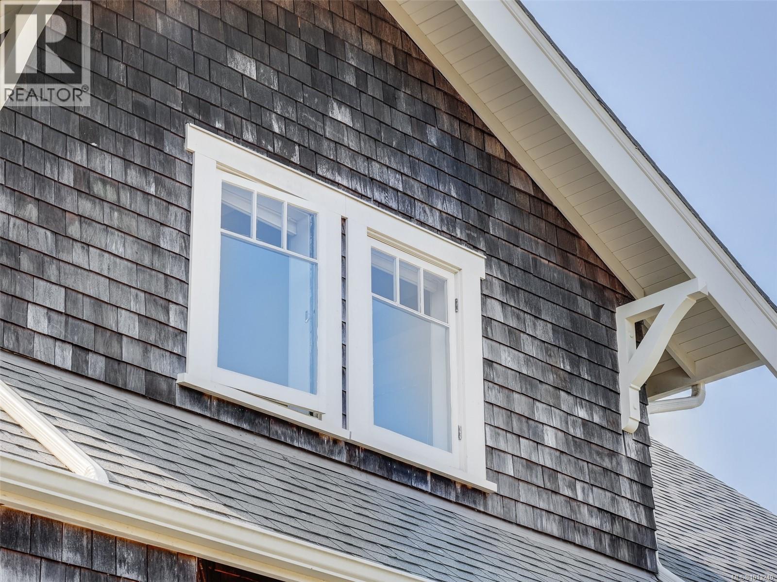 1974 Hovey Rd, Central Saanich, British Columbia  V8M 1V8 - Photo 31 - 1013240