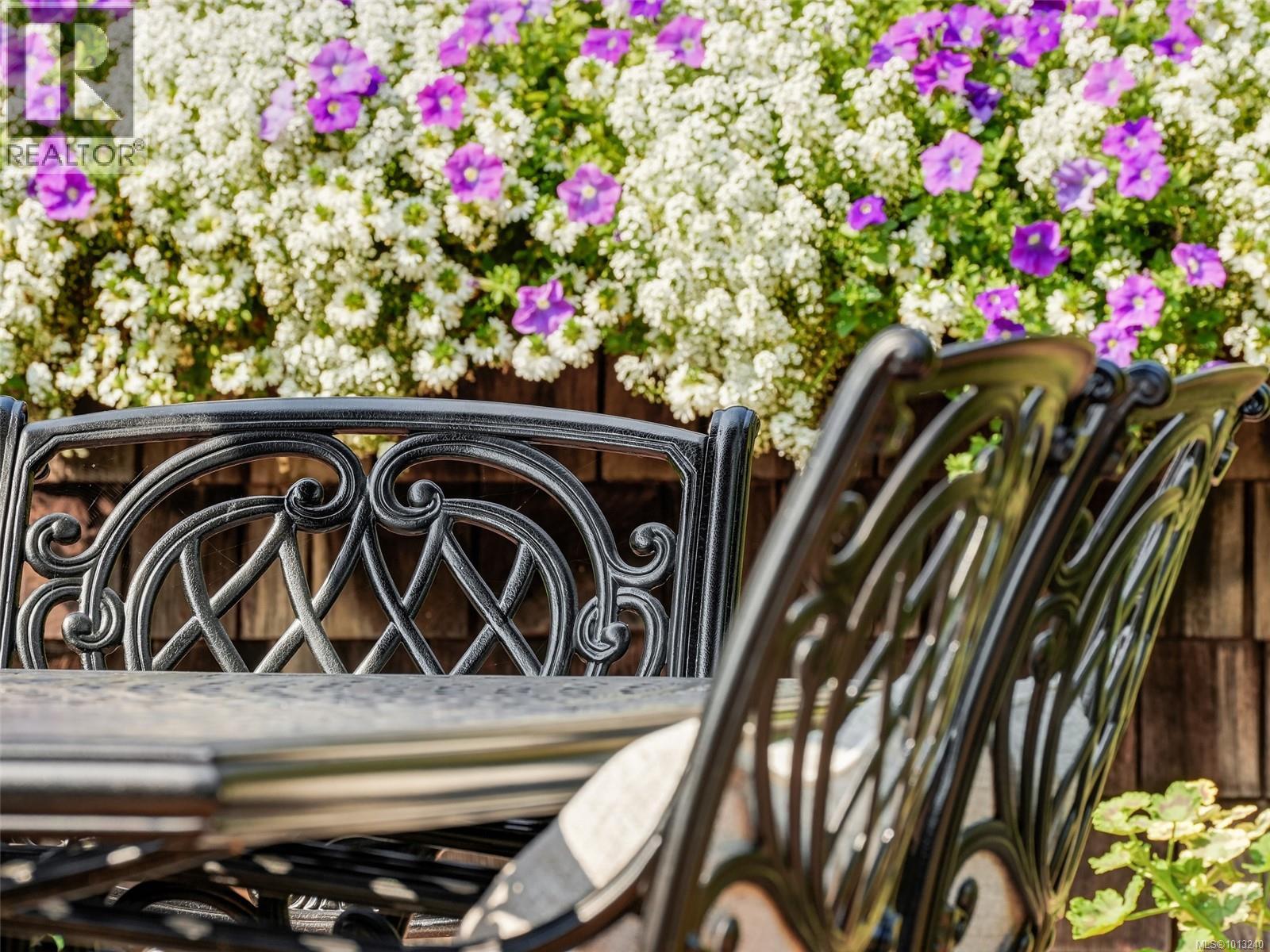 1974 Hovey Rd, Central Saanich, British Columbia  V8M 1V8 - Photo 29 - 1013240