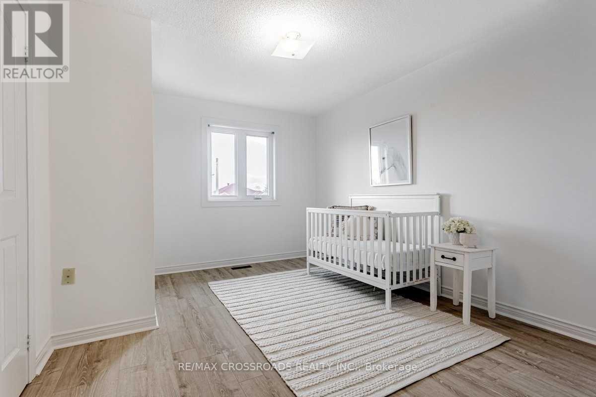 87 Woodriver Street, Richmond Hill, Ontario  L4S 1H6 - Photo 12 - N12476591