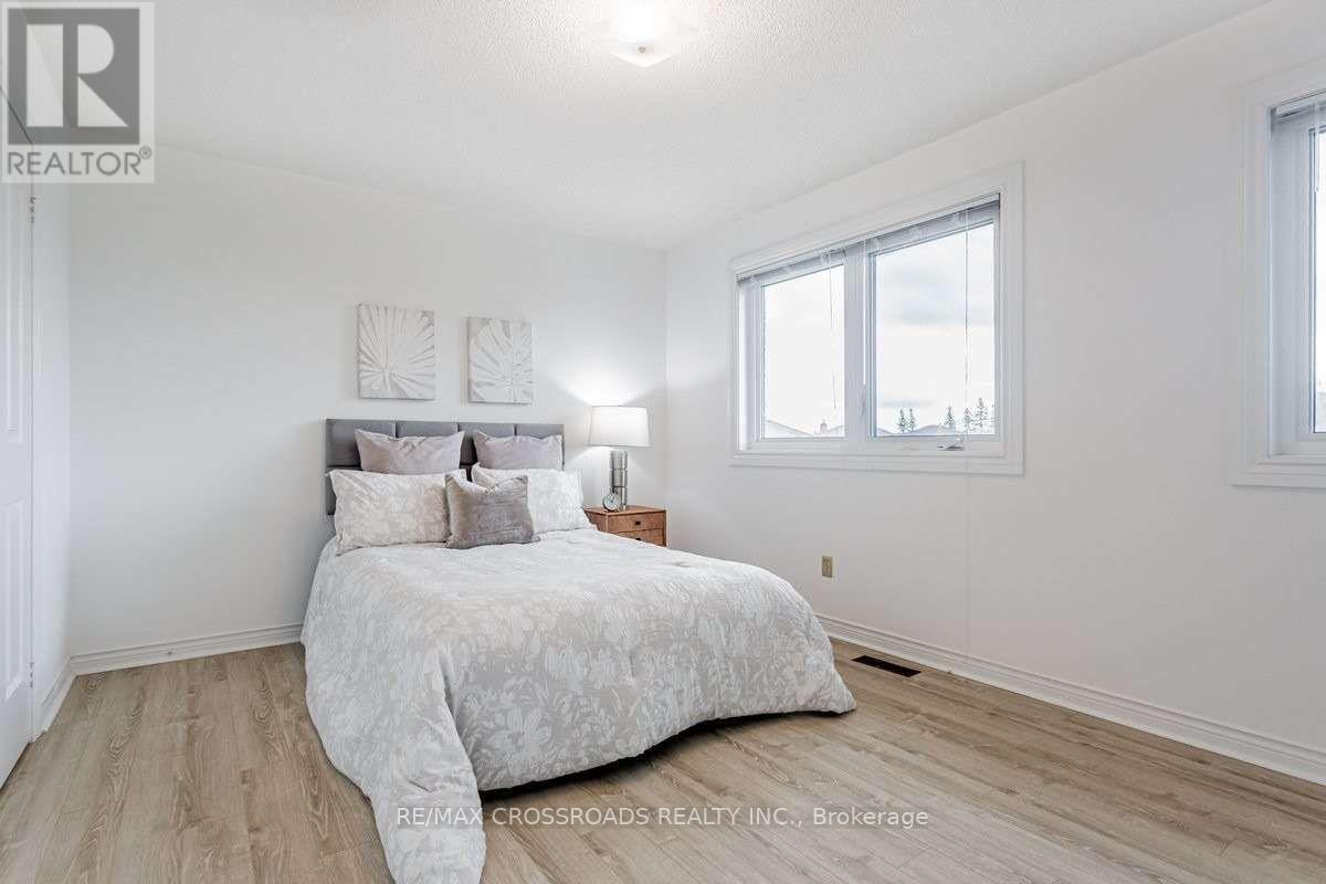 87 Woodriver Street, Richmond Hill, Ontario  L4S 1H6 - Photo 13 - N12476591
