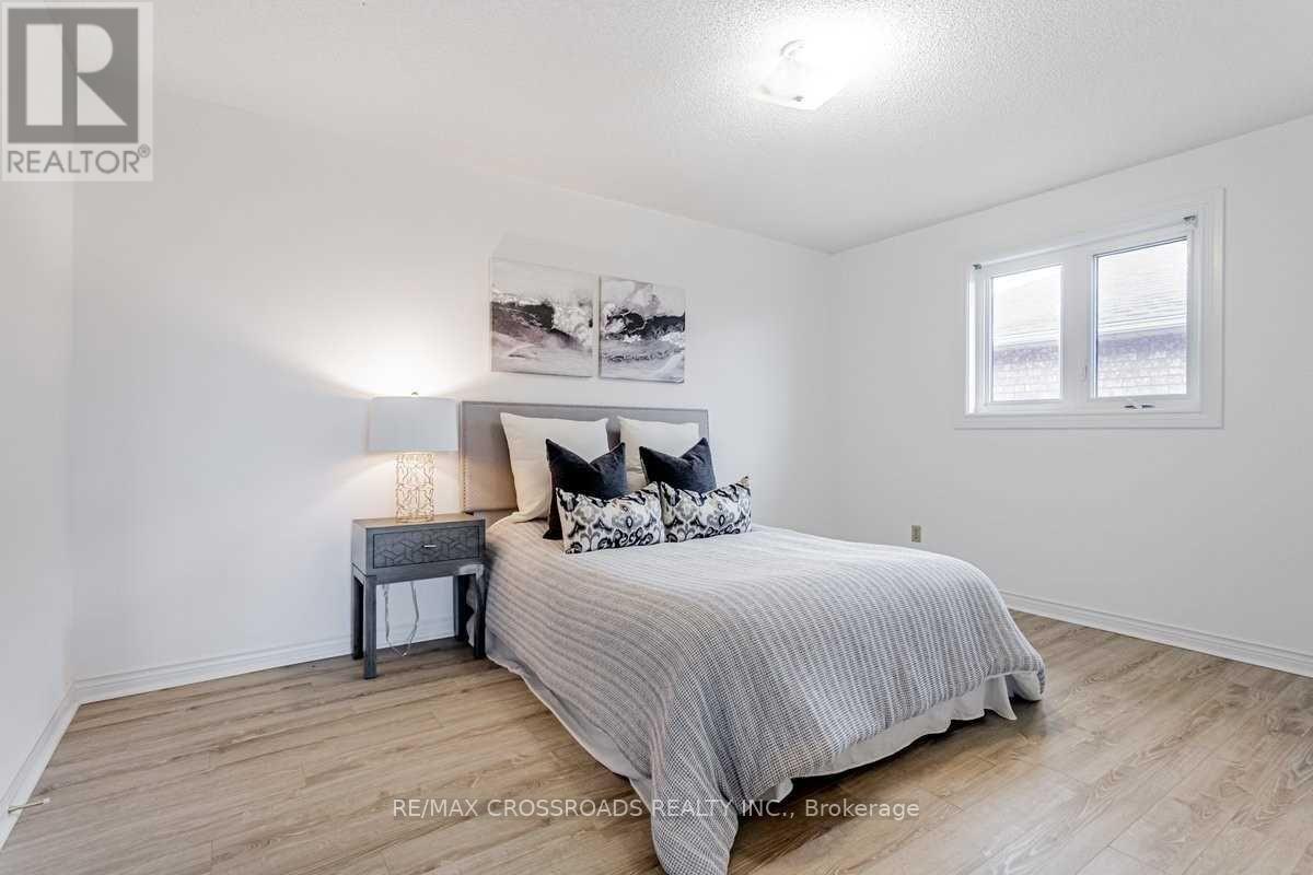 87 Woodriver Street, Richmond Hill, Ontario  L4S 1H6 - Photo 14 - N12476591