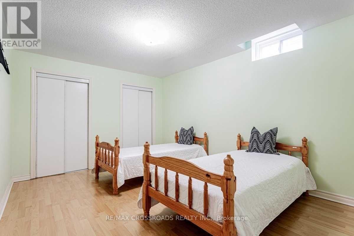 87 Woodriver Street, Richmond Hill, Ontario  L4S 1H6 - Photo 18 - N12476591