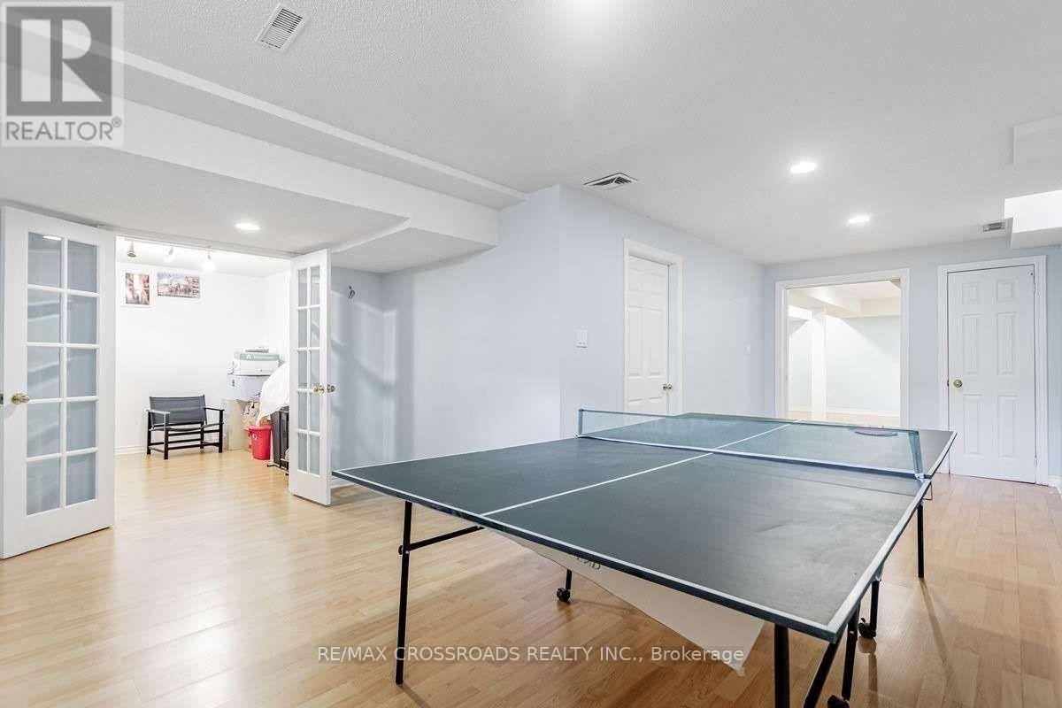 87 Woodriver Street, Richmond Hill, Ontario  L4S 1H6 - Photo 20 - N12476591