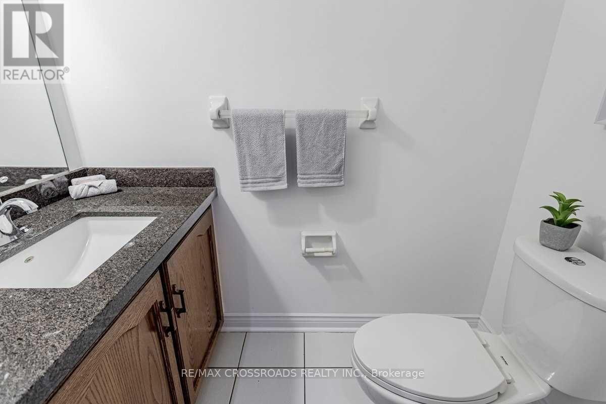 87 Woodriver Street, Richmond Hill, Ontario  L4S 1H6 - Photo 9 - N12476591