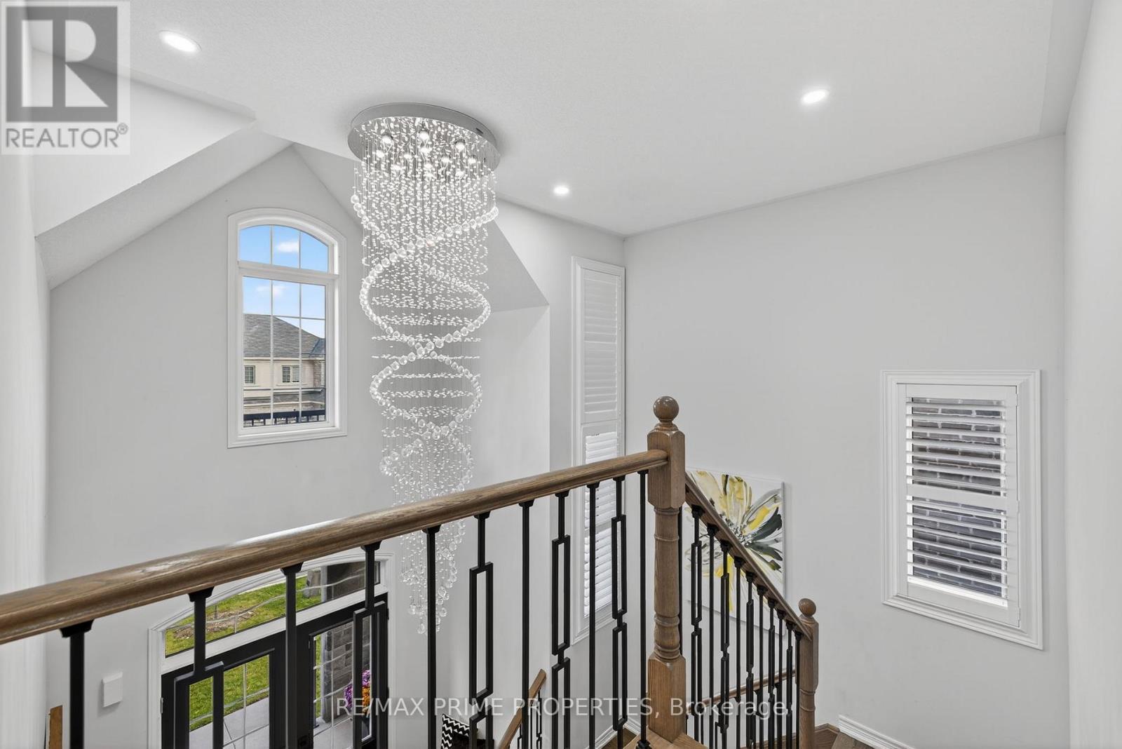 32 Frederick Taylor Way, East Gwillimbury, Ontario  L0G 1M0 - Photo 13 - N12476615