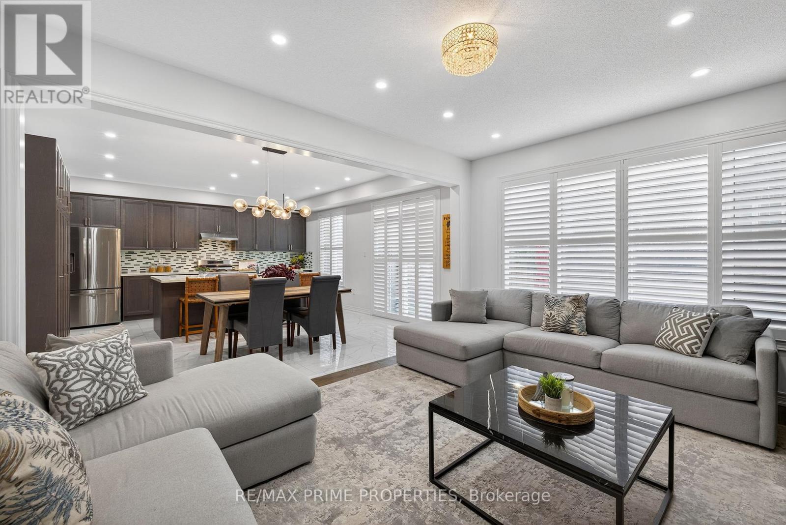 32 Frederick Taylor Way, East Gwillimbury, Ontario  L0G 1M0 - Photo 9 - N12476615