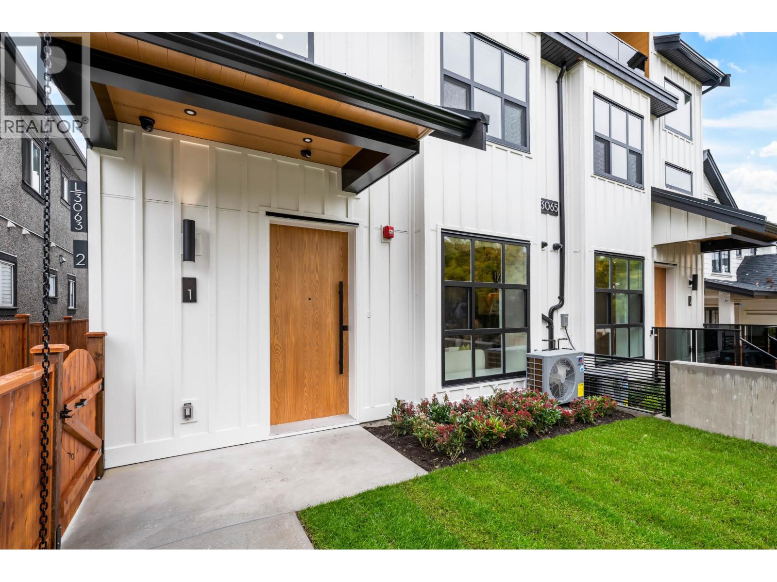 1 3065 Charles Street, Vancouver, British Columbia  V5K 3B6 - Photo 4 - R3060875