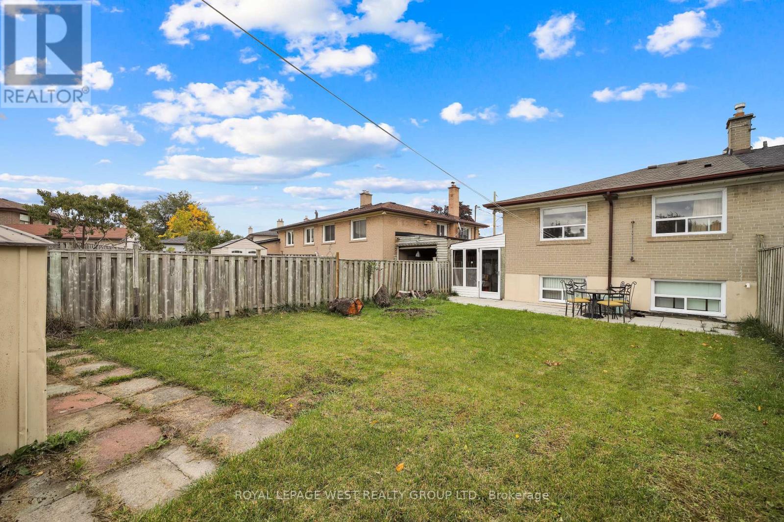 58 Frankton Crescent, Toronto, Ontario  M3J 1C1 - Photo 13 - W12476566