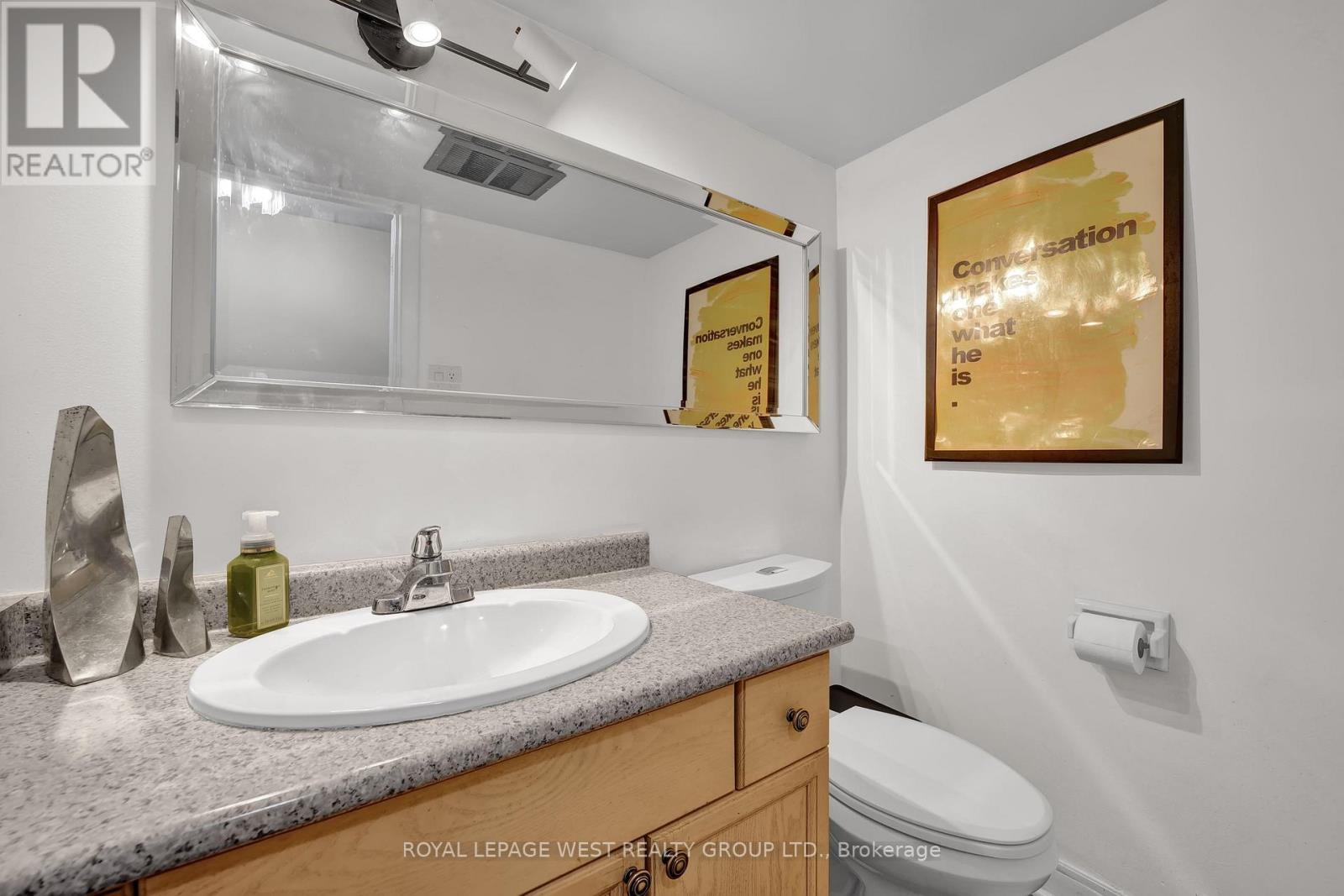 58 Frankton Crescent, Toronto, Ontario  M3J 1C1 - Photo 6 - W12476566