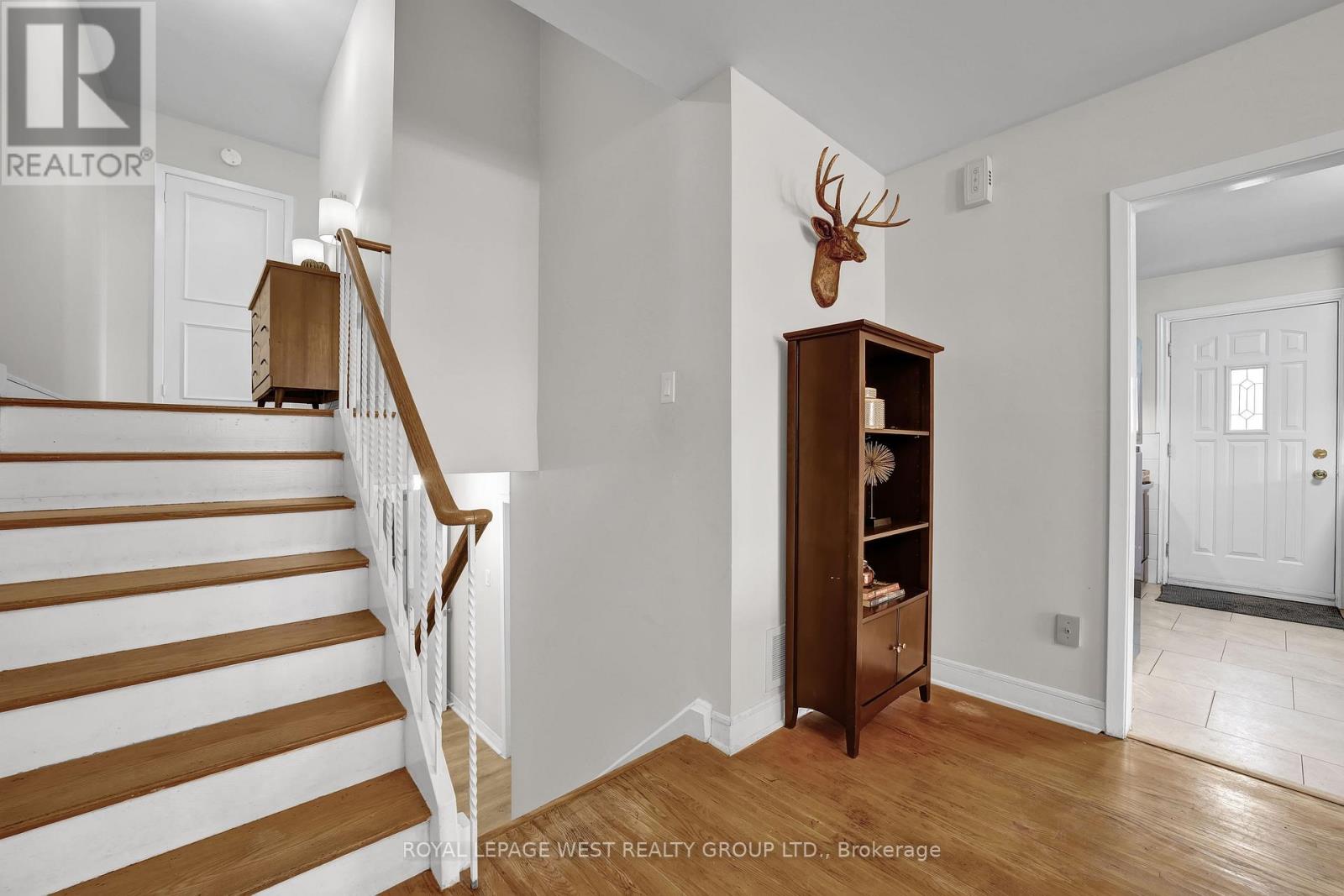 58 Frankton Crescent, Toronto, Ontario  M3J 1C1 - Photo 7 - W12476566
