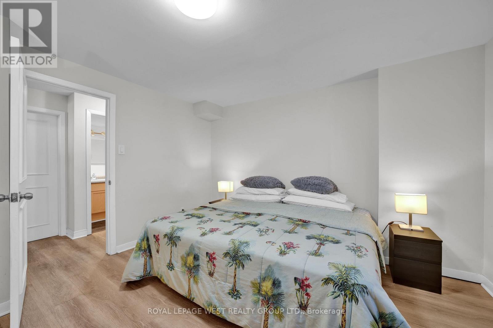 58 Frankton Crescent, Toronto, Ontario  M3J 1C1 - Photo 8 - W12476566