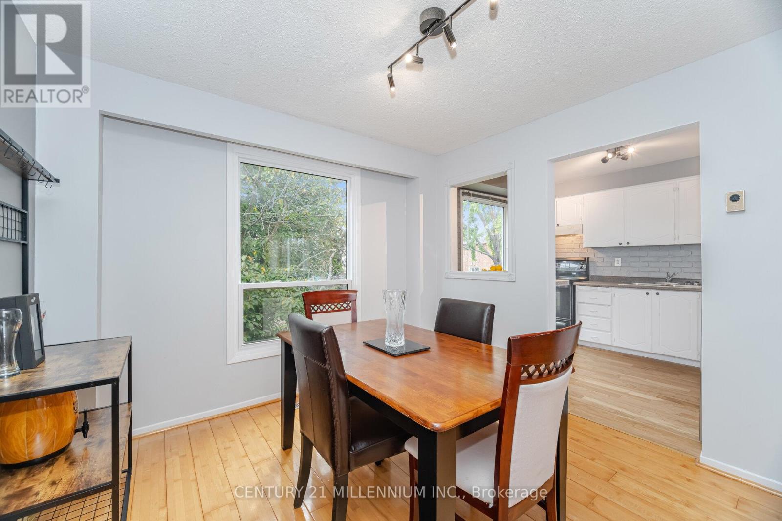 26 Sprucedale Court, Brampton, Ontario  L6Z 1G5 - Photo 12 - W12476569