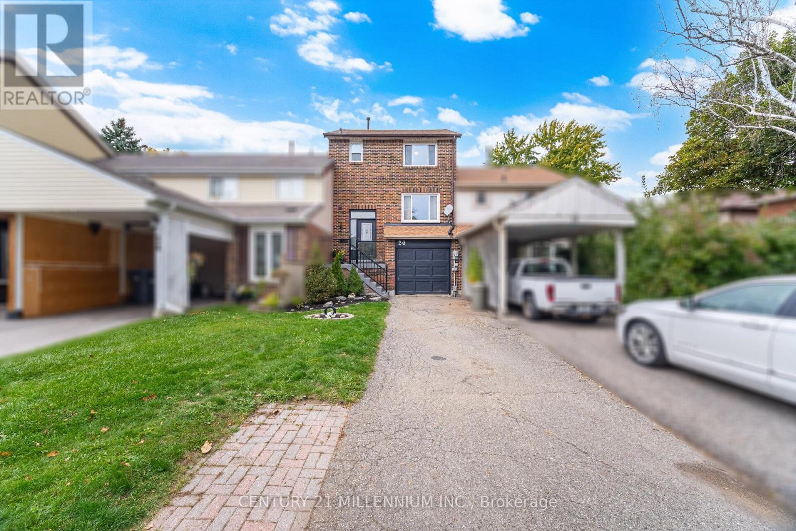 26 Sprucedale Court, Brampton, Ontario  L6Z 1G5 - Photo 3 - W12476569