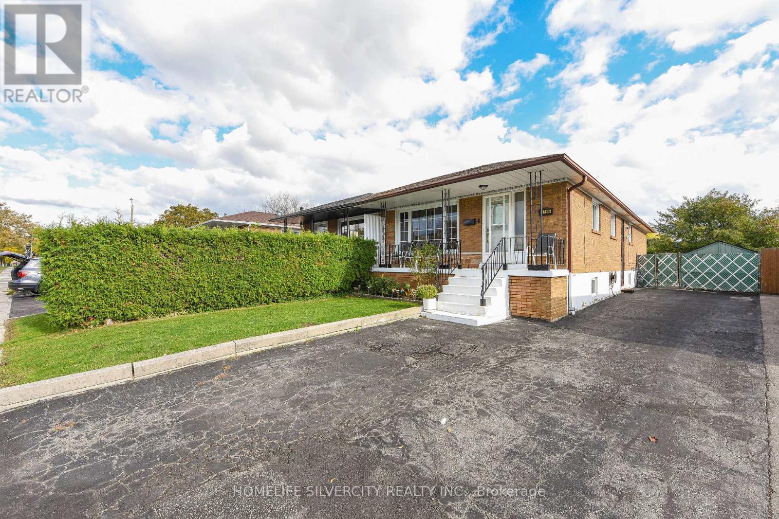 3786 Teeswater Road, Mississauga, Ontario  L4T 2A4 - Photo 1 - W12476606