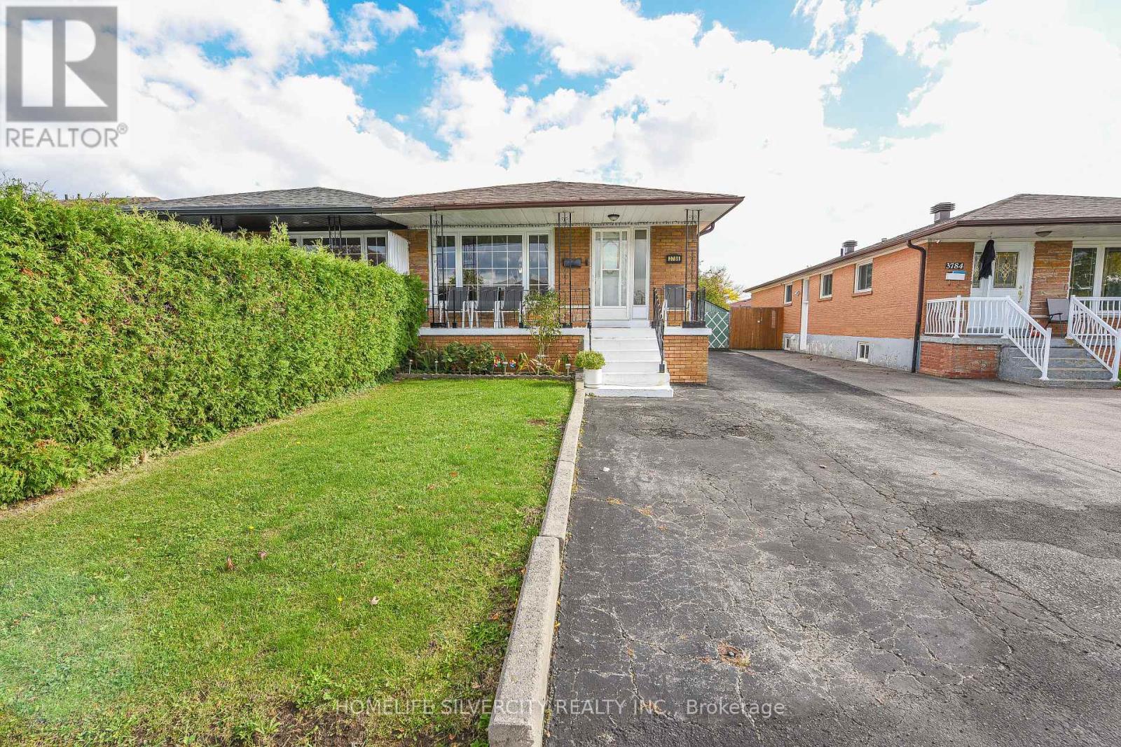 3786 Teeswater Road, Mississauga, Ontario  L4T 2A4 - Photo 2 - W12476606