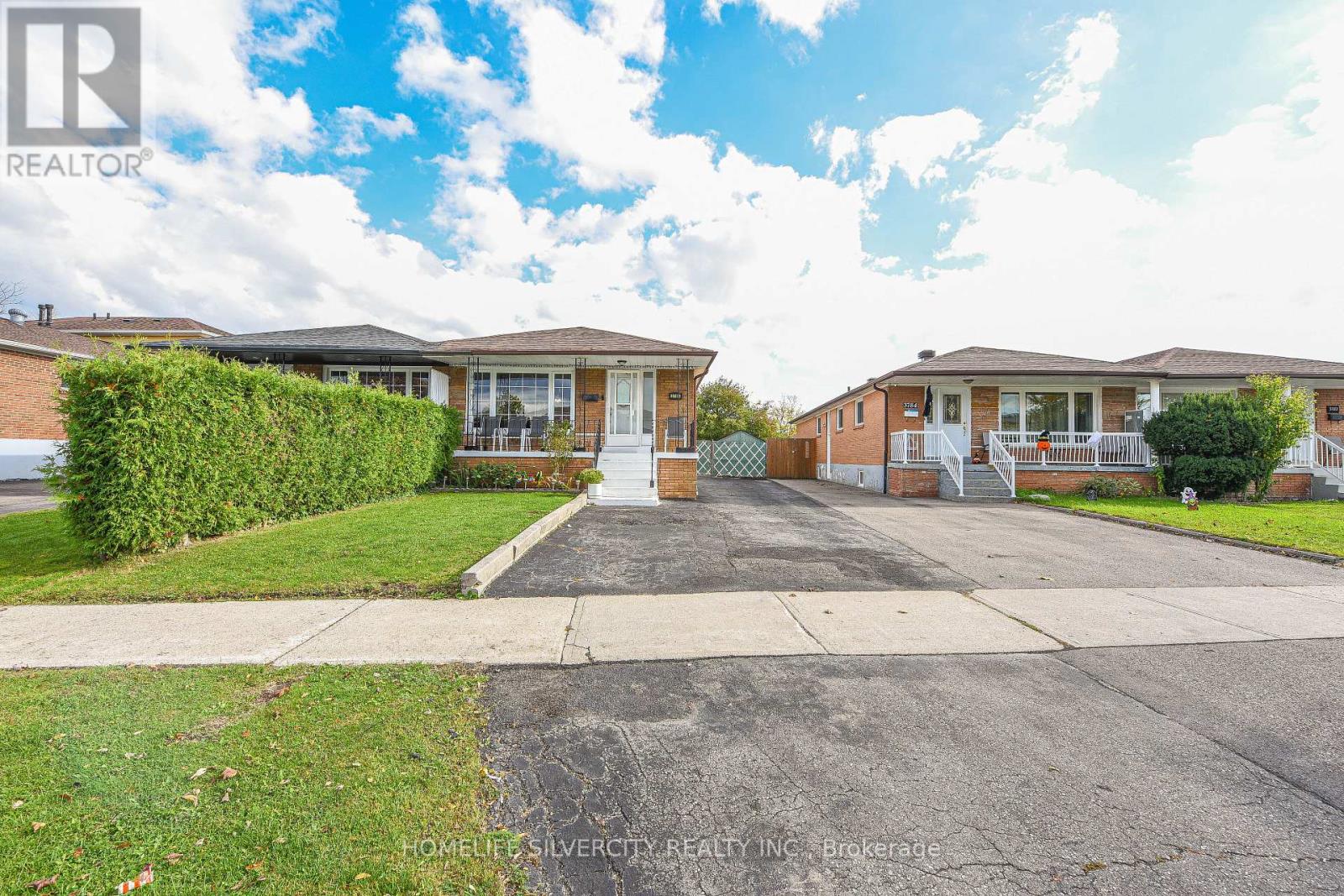 3786 Teeswater Road, Mississauga, Ontario  L4T 2A4 - Photo 3 - W12476606