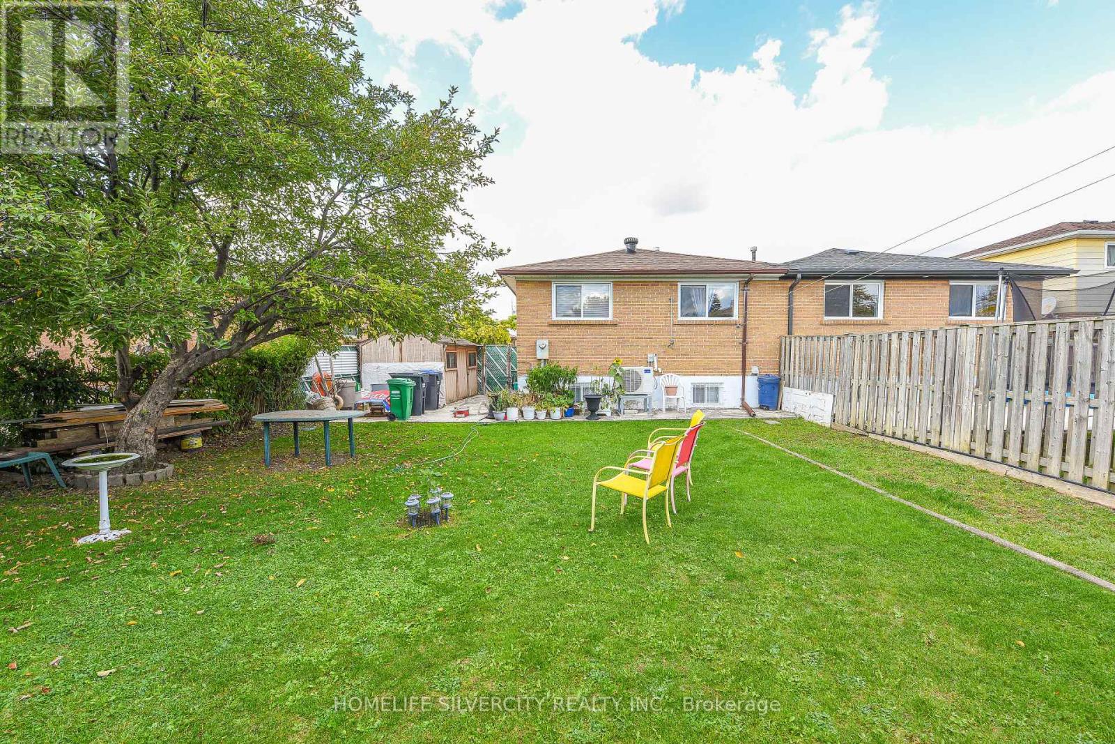 3786 Teeswater Road, Mississauga, Ontario  L4T 2A4 - Photo 9 - W12476606