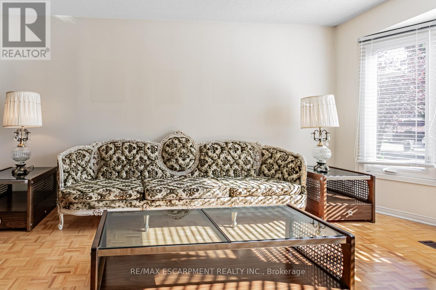 267 Macedonia Crescent, Mississauga, Ontario  L5B 3R9 - Photo 13 - W12476609
