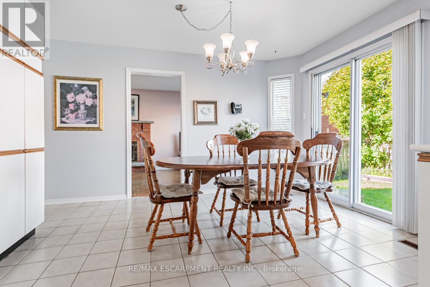 267 Macedonia Crescent, Mississauga, Ontario  L5B 3R9 - Photo 19 - W12476609